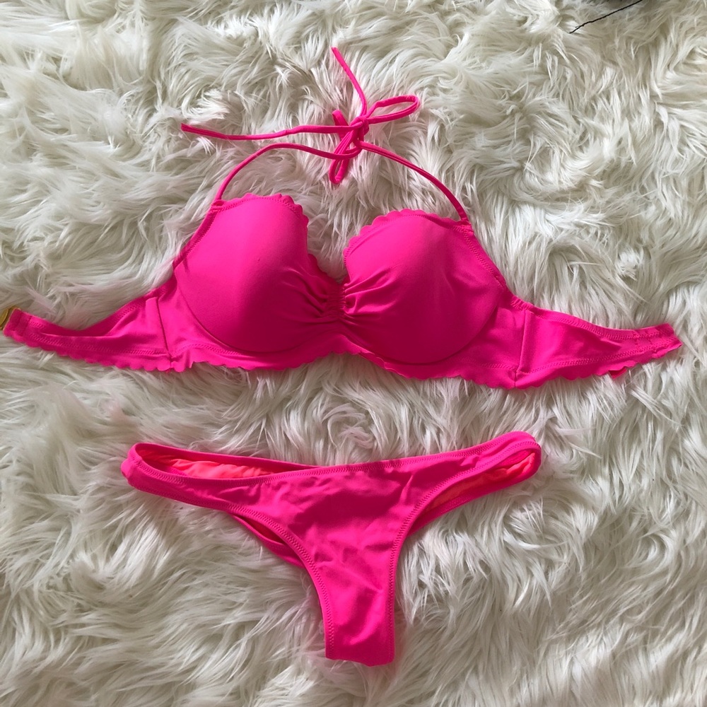 Victoria’s Secret Bikini *can be sold separately*